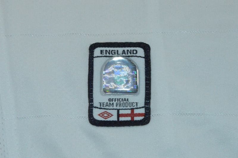 Thailand Quality(AAA) 2004 England Home Long Sleeve Retro Soccer Jersey