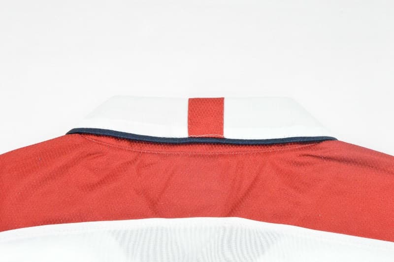 Thailand Quality(AAA) 2004 England Home Long Sleeve Retro Soccer Jersey