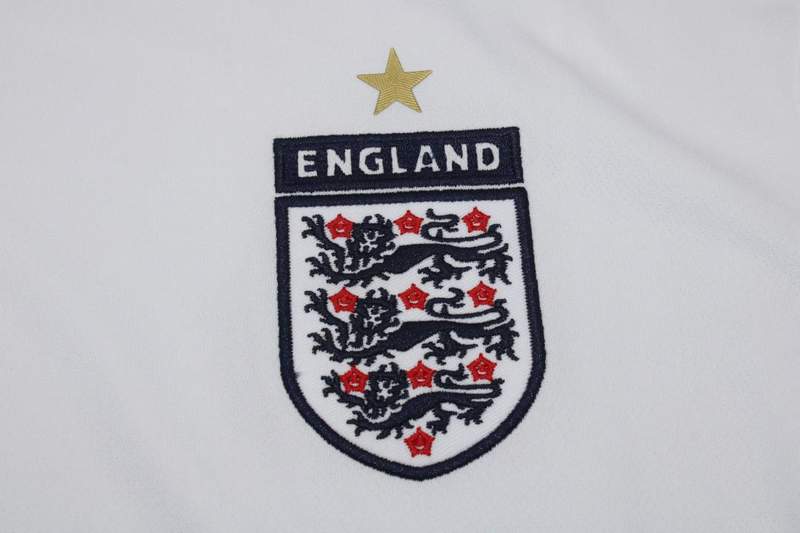 Thailand Quality(AAA) 2006 England Home Retro Soccer Jersey(L/S)