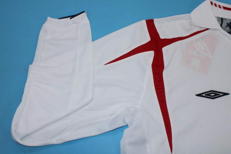 Thailand Quality(AAA) 2006 England Home Retro Soccer Jersey(L/S)