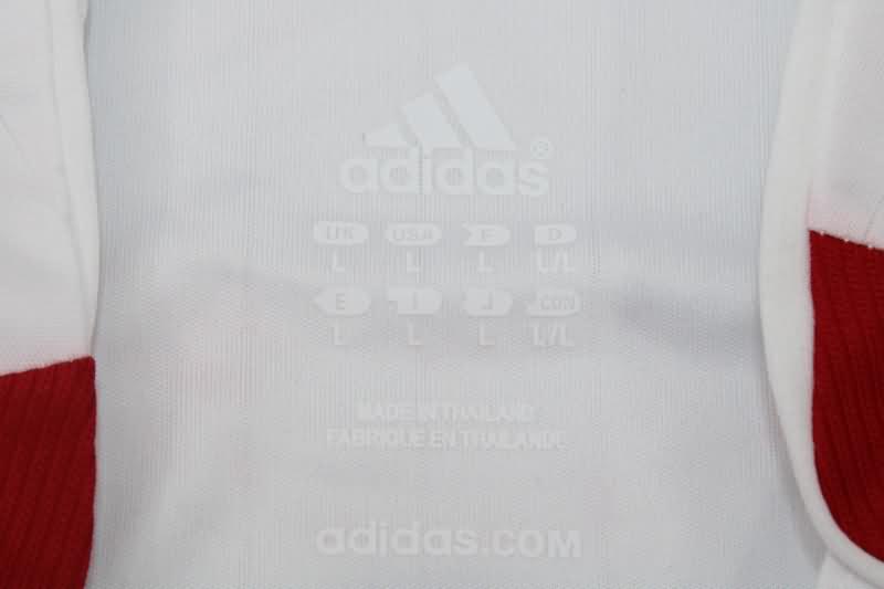 Thailand Quality(AAA) 2006 France Away Retro Soccer Jersey