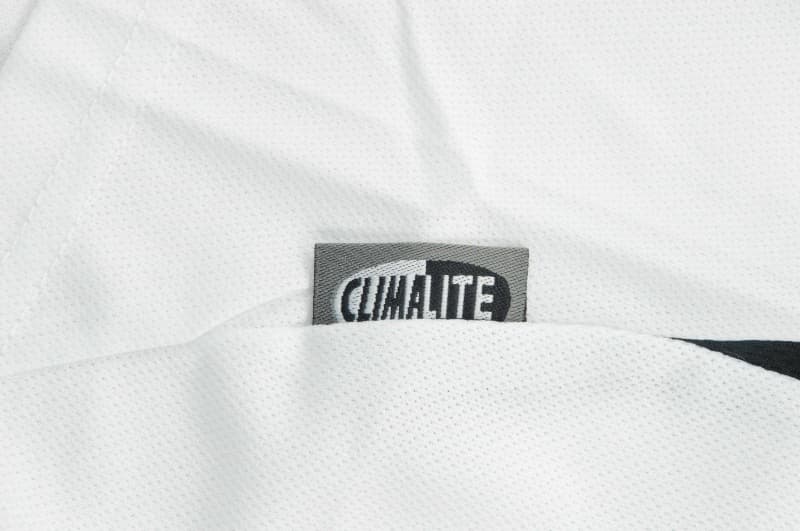 Thailand Quality(AAA) 2001/02 Fulham Home Retro Soccer Jersey