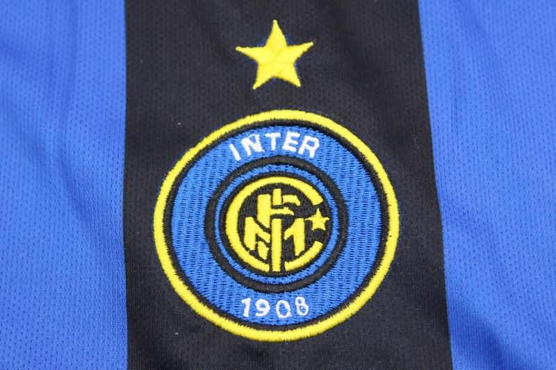 Thailand Quality(AAA) 2004/05 Inter Milan Home Retro Long Sleeve Soccer Jersey