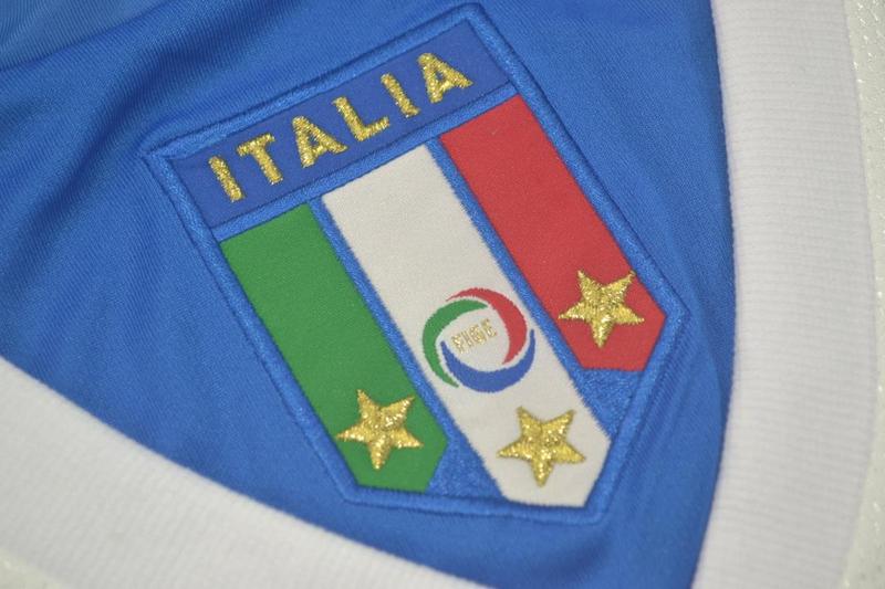 Thailand Quality(AAA) 2006 Italy Away Retro soccer Jersey