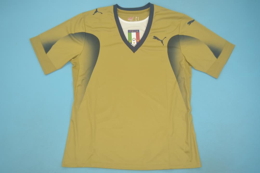 Thailand Quality(AAA) 2006 Italy Goalkeeper Gold Retro soccer Jersey