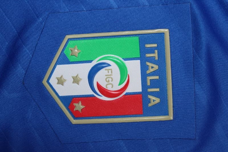 Thailand Quality(AAA) 2012 Italy Home Retro Soccer Jersey