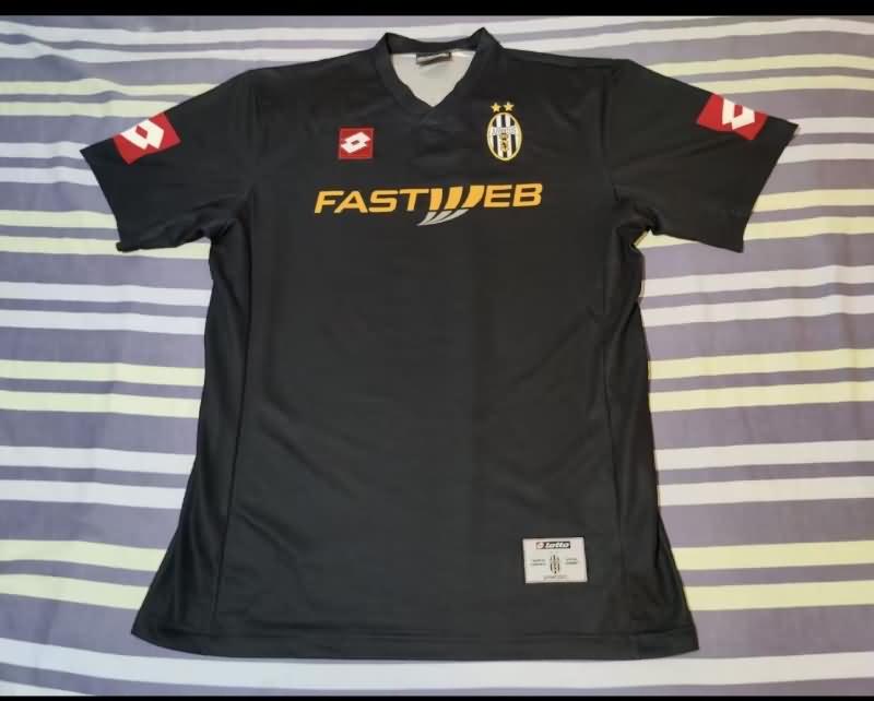 Thailand Quality(AAA) 2001/02 Juventus Away Retro Soccer Jersey
