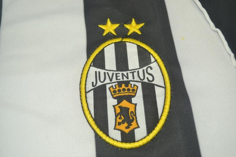 Thailand Quality(AAA) 2002/03 Juventus Home Retro Soccer Jersey