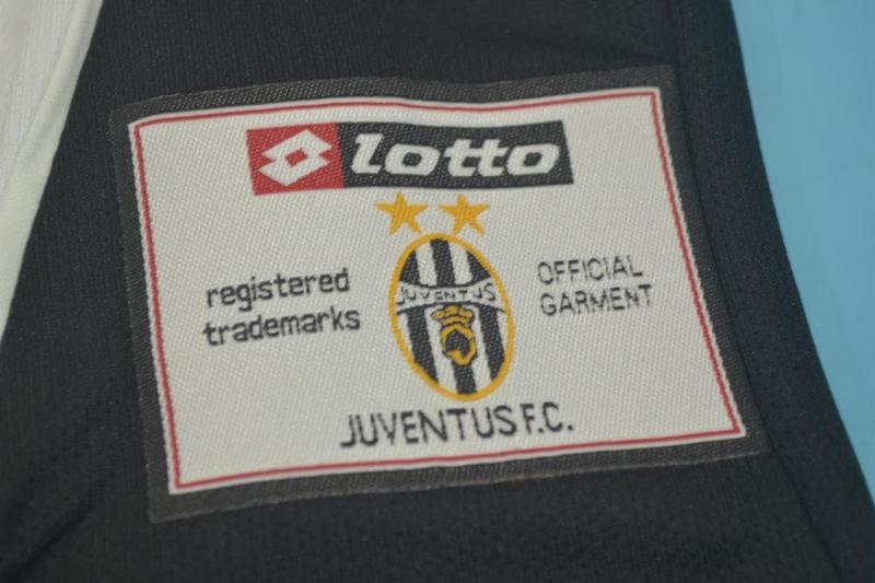 Thailand Quality(AAA) 2002/03 Juventus Home Retro Soccer Jersey