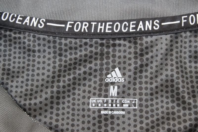 Thailand Quality(AAA) 2018/19 Juventus Third Retro Soccer Jersey
