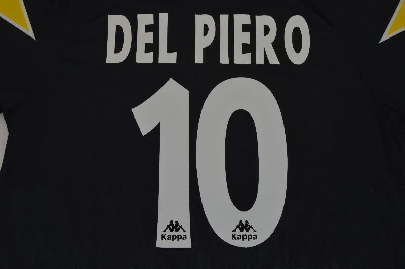 Thailand Quality(AAA) 1994/95 Juventus Third Retro Soccer Jersey