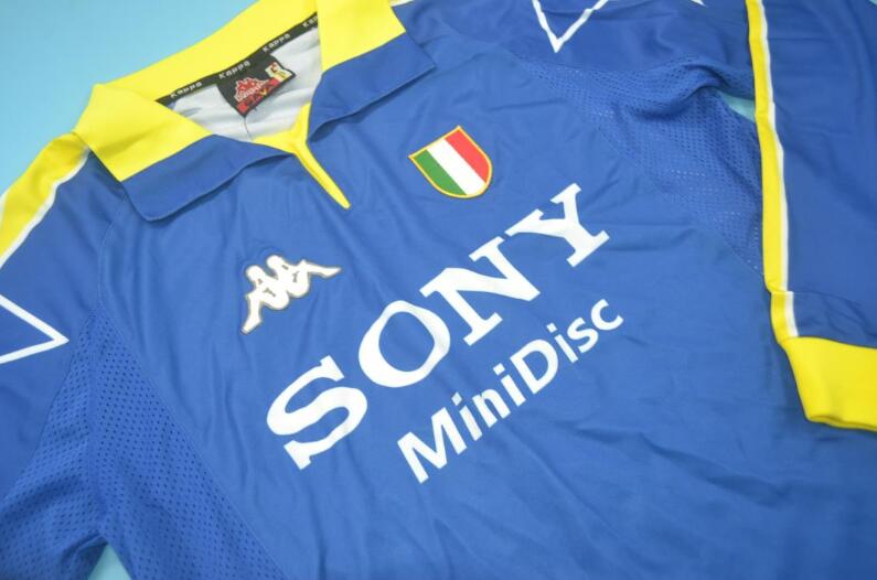 Thailand Quality(AAA) 1997/98 Juventus Third Retro Soccer Jersey(L/S)