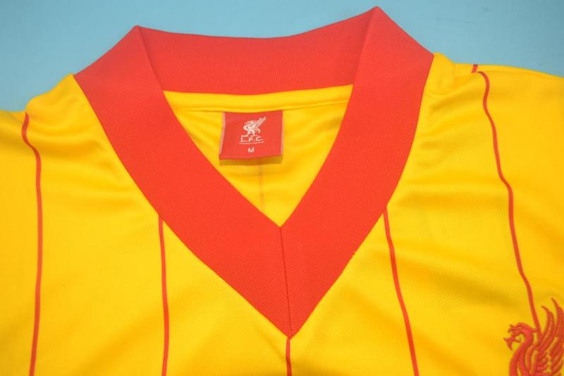 Thailand Quality(AAA) 1981/84 Liverpool Away Retro Soccer Jersey