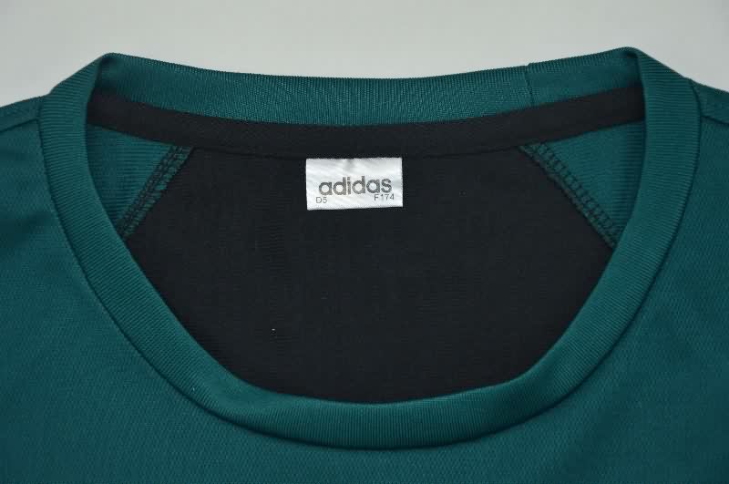 Thailand Quality(AAA) 1995/96 Liverpool Training Retro Soccer Jersey