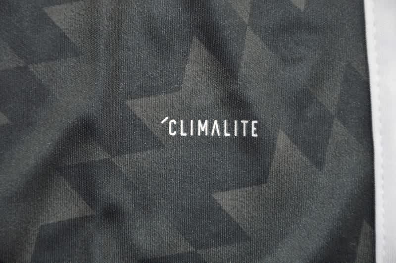 Thailand Quality(AAA) 2017/18 Manchester United Away Retro Soccer Jersey