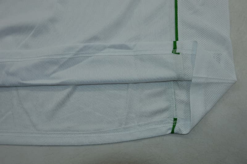 Thailand Quality(AAA) 2004 Mexico Away Retro Soccer Jersey