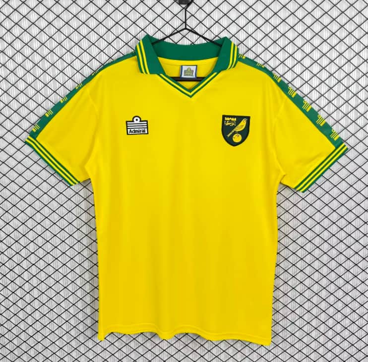 Thailand Quality(AAA) 1976/81 Norwich Home Retro Soccer Jersey