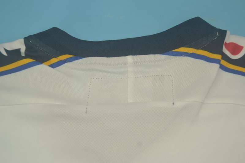 Thailand Quality(AAA) 2002/03 Parma Away Retro Soccer Jersey