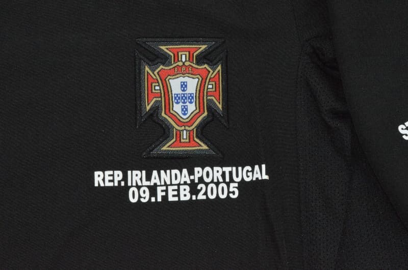 Thailand Quality(AAA) 2005 Portugal Special Retro Soccer Jersey