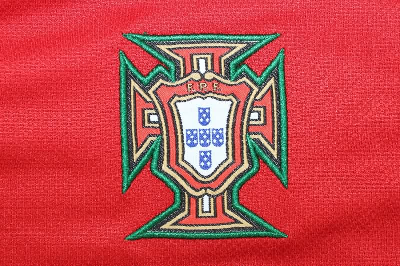 Thailand Quality(AAA) 2008 Portugal Home Retro Soccer Jersey