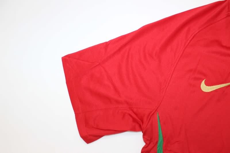 Thailand Quality(AAA) 2008 Portugal Home Retro Soccer Jersey