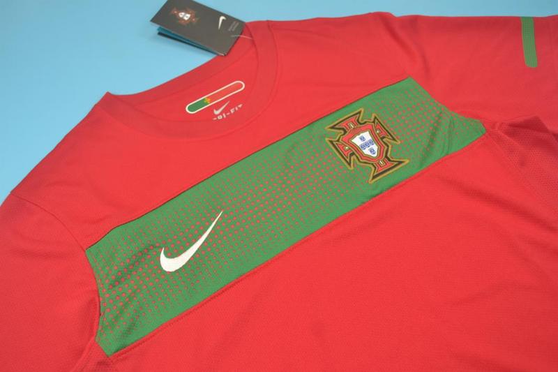 Thailand Quality(AAA) 2010 Portugal Home Retro Soccer Jersey