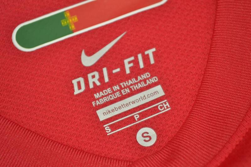 Thailand Quality(AAA) 2010 Portugal Home Retro Soccer Jersey