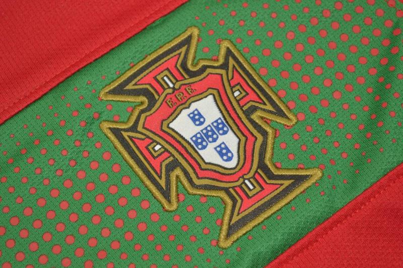 Thailand Quality(AAA) 2010 Portugal Home Retro Soccer Jersey