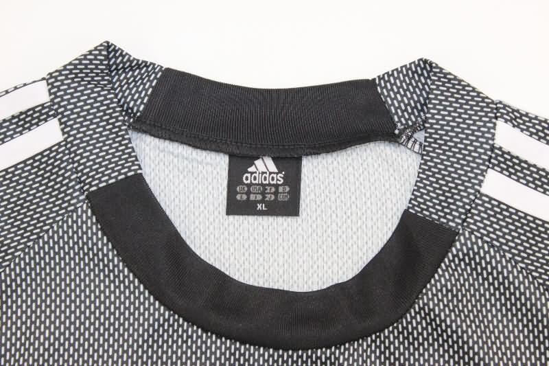 Thailand Quality(AAA) 2002/03 Real Madrid Goalkeeper Black Retro Soccer Jersey