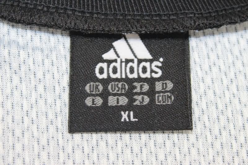 Thailand Quality(AAA) 2002/03 Real Madrid Goalkeeper Black Retro Soccer Jersey