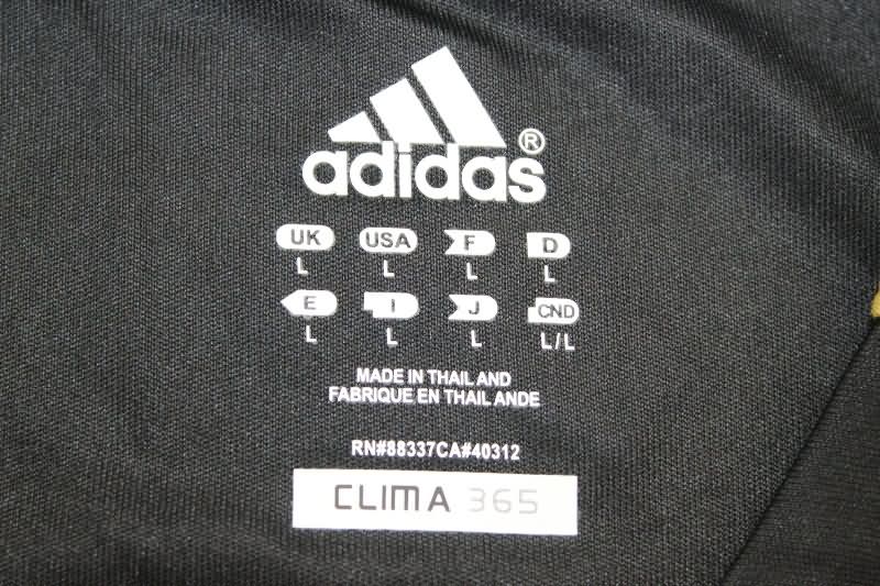 Thailand Quality(AAA) 2009/10 Real Madrid Third Retro Soccer Jersey