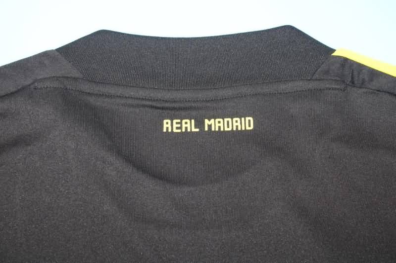 Thailand Quality(AAA) 2011/12 Real Madrid Goalkeeper Black Retro Soccer Jersey