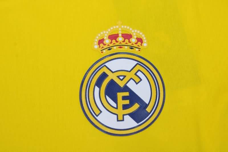 Thailand Quality(AAA) 2011/12 Real Madrid Goalkeeper Yellow Retro Soccer Jersey