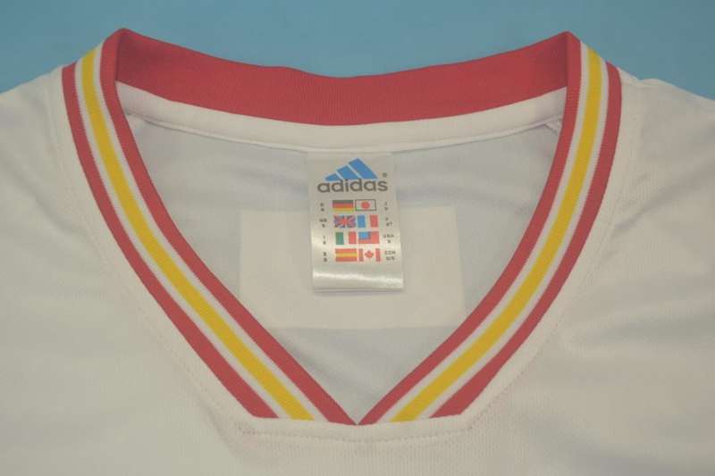 Thailand Quality(AAA) 1996 Spain Away Retro Soccer Jersey