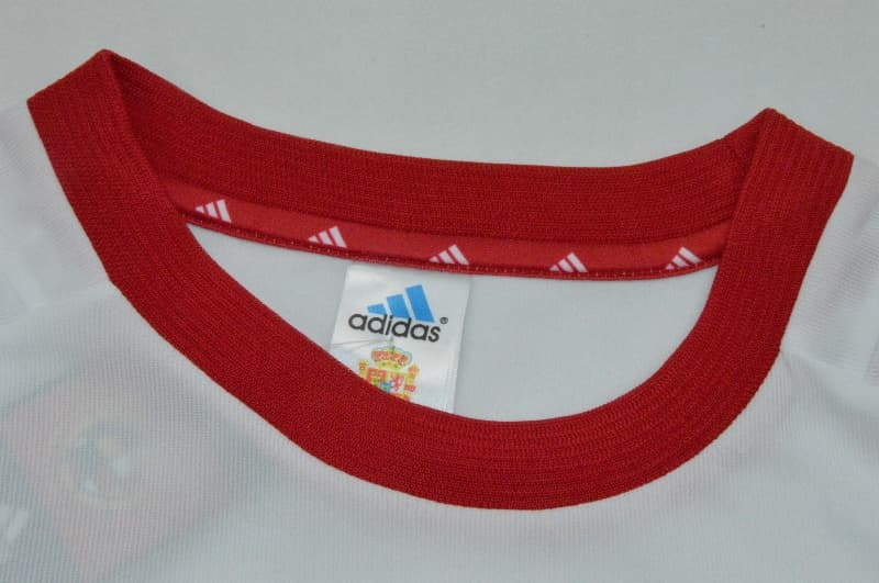 Thailand Quality(AAA) 2002 Spain Away Retro Soccer Jersey