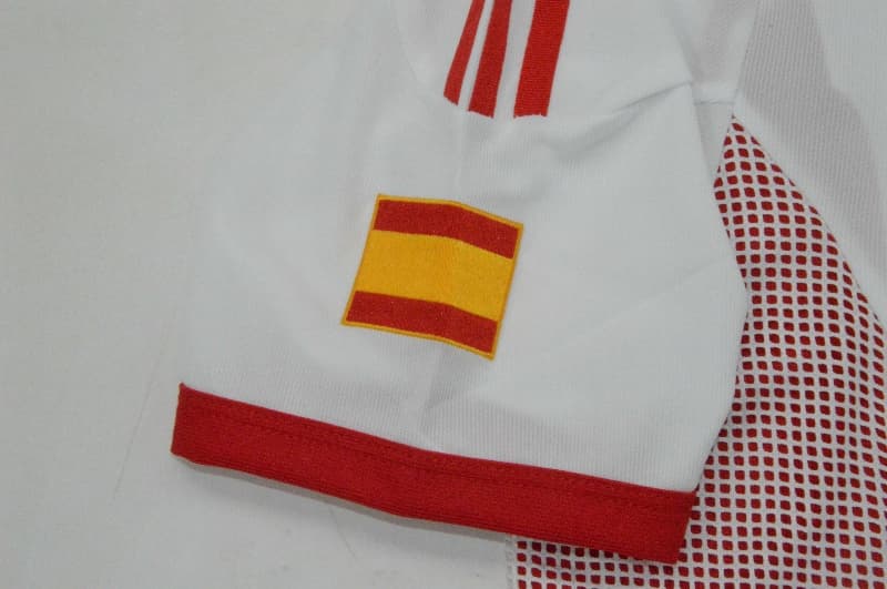 Thailand Quality(AAA) 2002 Spain Away Retro Soccer Jersey