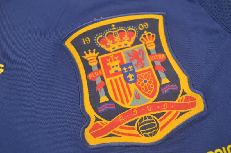 Thailand Quality(AAA) 2010 Spain Away Retro Soccer Jersey(L/S)