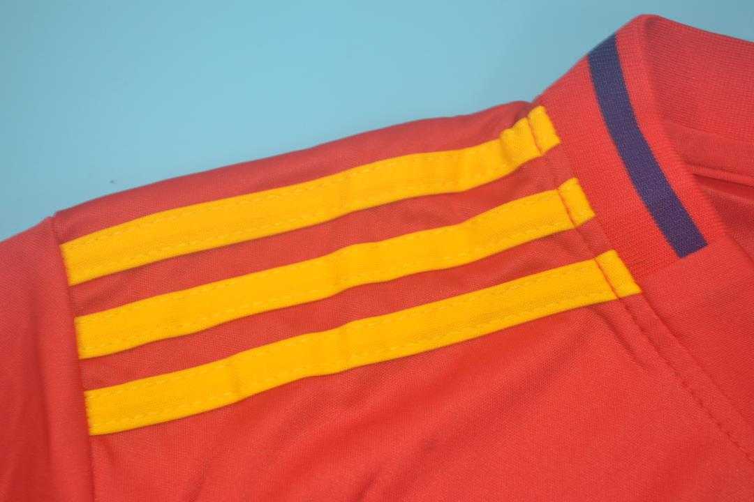 Thailand Quality(AAA) 2010 Spain Home Retro Soccer Jersey