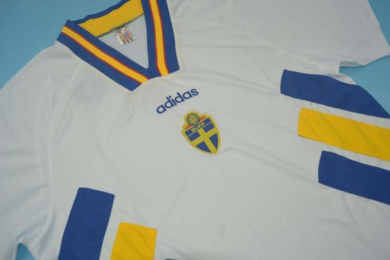 Thailand Quality(AAA) 1994 Sweden Away Retro Soccer Jersey