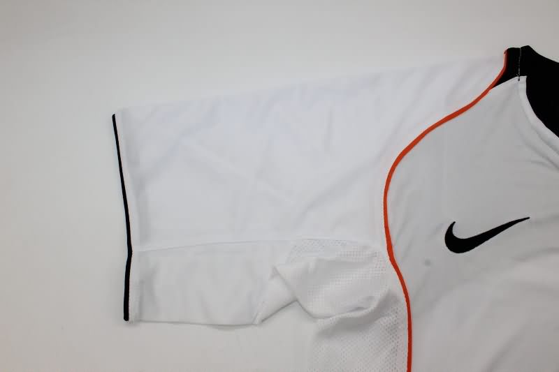 Thailand Quality(AAA) 2004/05 Valencia Home Retro Soccer Jersey