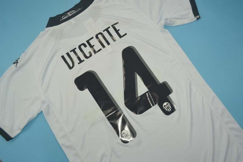 Thailand Quality(AAA) 2009/10 Valencia Home Retro Soccer Jersey