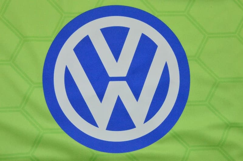 Thailand Quality(AAA) 1997/98 Wolfsburg Home Retro Soccer Jersey