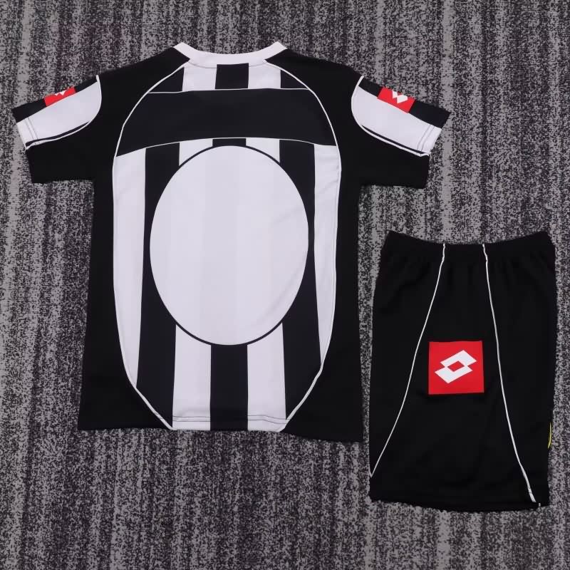 2002/03 Juventus Home Kids Soccer Jersey And Shorts