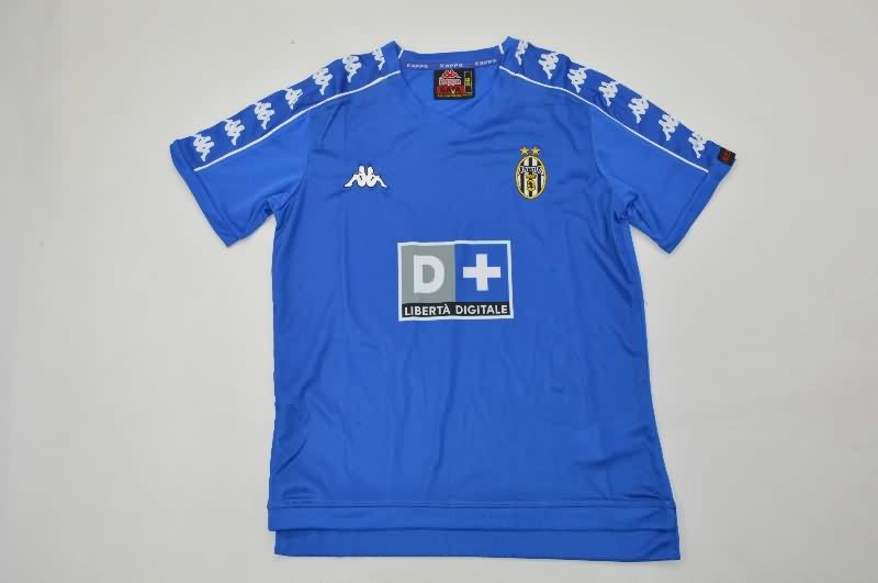 1999/00 Juventus Away Kids Soccer Jersey And Shorts