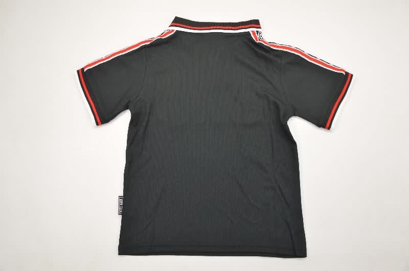 1999 Manchester United Black Kids Soccer Jersey And Shorts