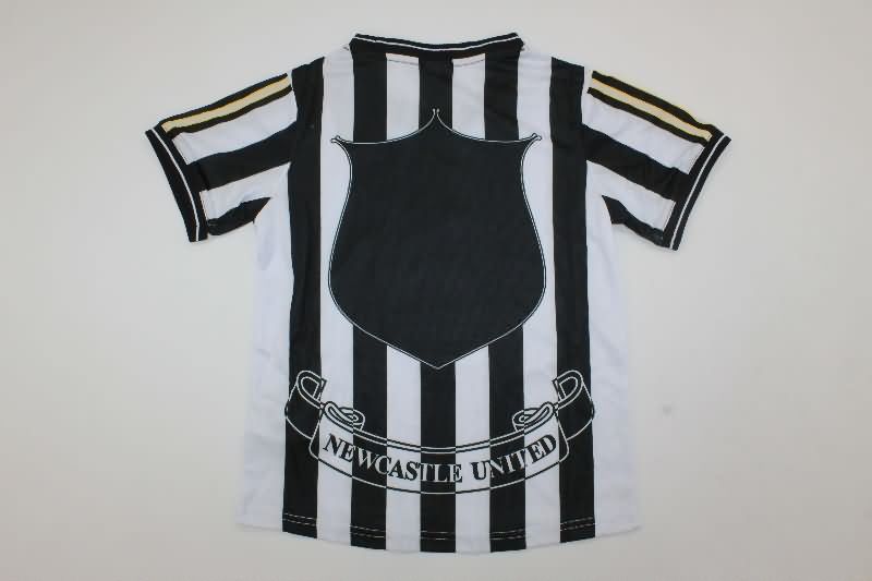 1997/99 Newcastle United Home Kids Soccer Jersey And Shorts